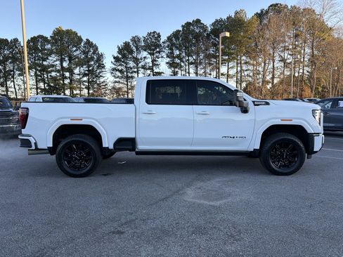 Used 2024 GMC Sierra 2500 AT4 w/ AT4 Premium Plus Package image 4
