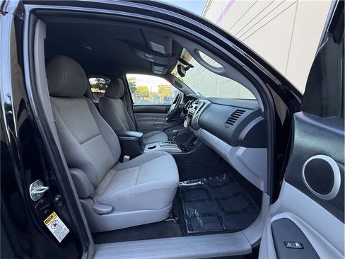 Used 2012 Toyota Tacoma 2WD Access Cab image 13