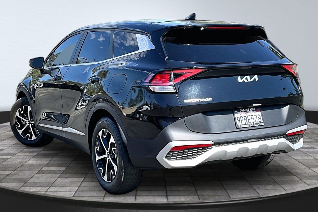 Used 2025 Kia Sportage EX FWD image 21