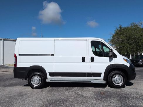 Used 2025 RAM ProMaster 2500 w/ U-Haul Equipment Group FWD image 3