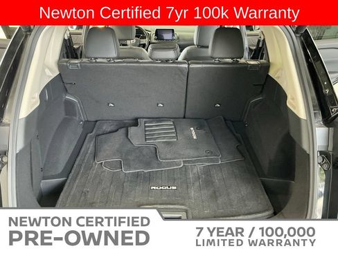 Used 2025 Nissan Rogue SV w/ SV Premium Package FWD image 20