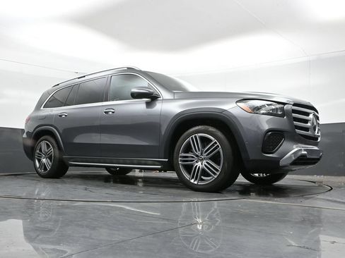 Used 2024 Mercedes-Benz GLS 450 4MATIC image 45