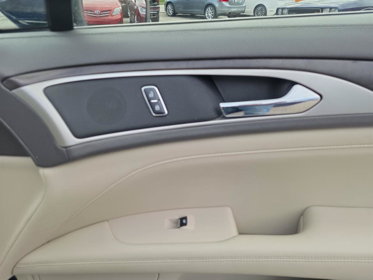 Used 2017 Lincoln MKZ Select w/ Select Plus Package AWD/4WD image 19