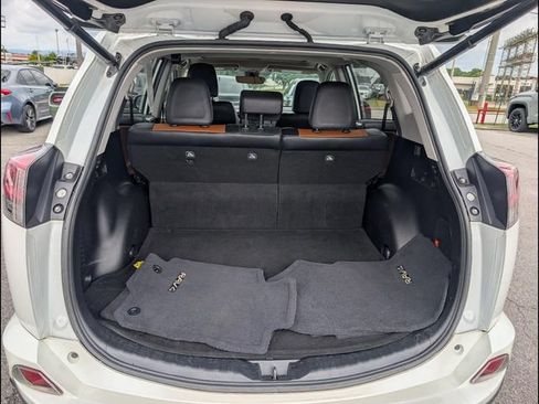 Used 2018 Toyota RAV4 Limited w/ Advanced Technology Package FWD image 19