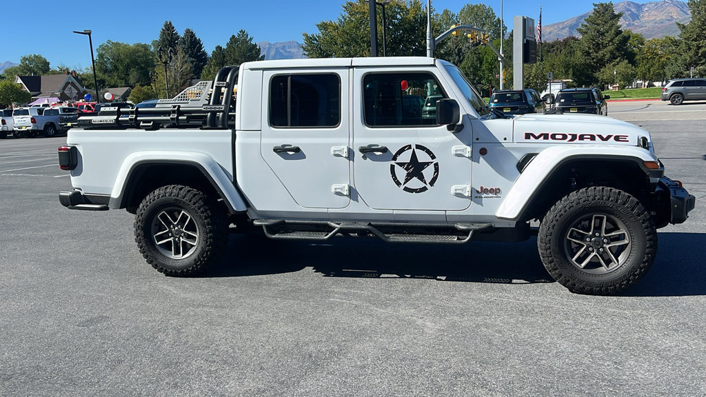 Used 2026 Jeep Gladiator Mojave AWD/4WD image 4
