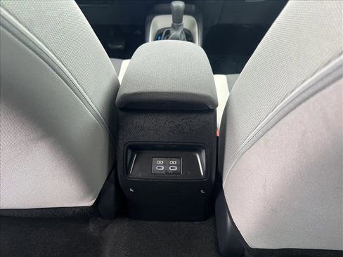 Used 2025 Toyota Corolla LE image 18