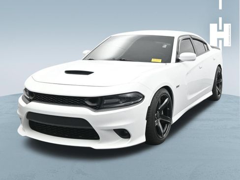 Used 2019 Dodge Charger Scat Pack RWD image 1