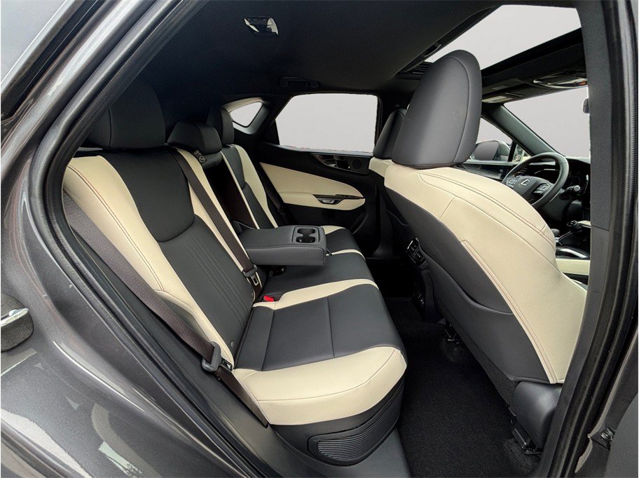 Used 2024 Lexus NX 350h AWD image 39