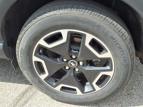 Used 2023 Ford Bronco Sport Outer Banks w/ Tech Package AWD/4WD image 9
