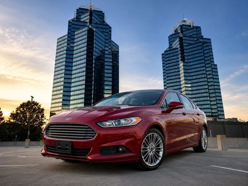Used 2014 Ford Fusion SE w/ Equipment Group 202A FWD image 1
