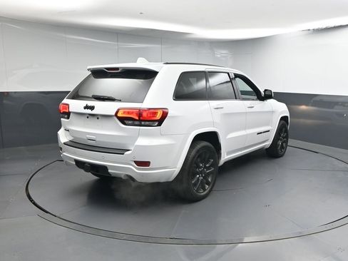 Used 2021 Jeep Grand Cherokee Laredo X AWD/4WD image 23
