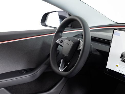 Used 2024 Tesla Model 3 Standard Range RWD image 25