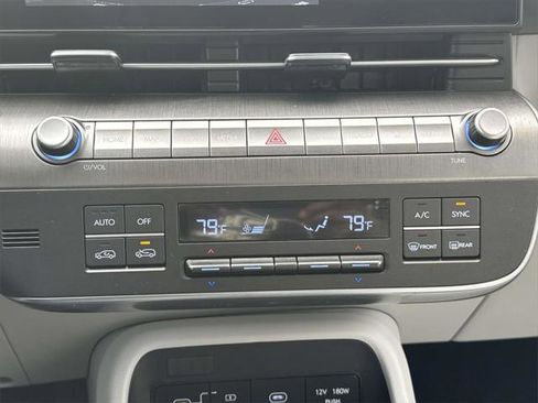 Certified 2025 Hyundai Kona SEL image 29