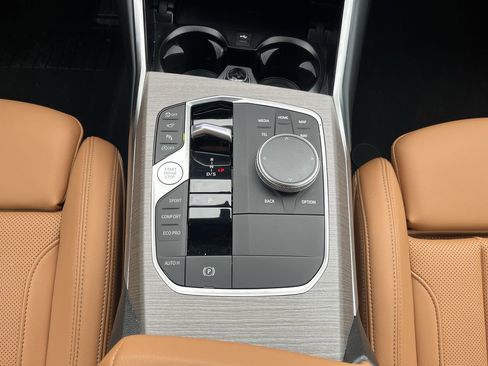 Certified 2025 BMW 330i Sedan image 27