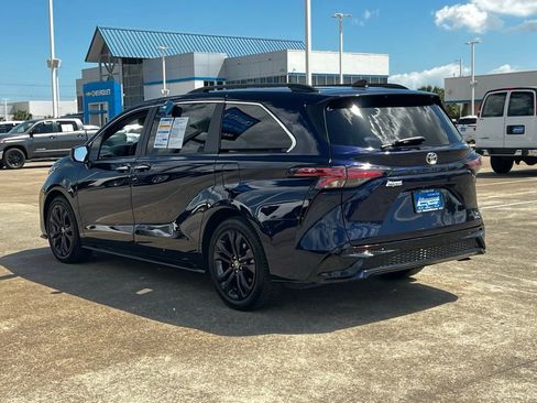 Used 2022 Toyota Sienna XSE image 30