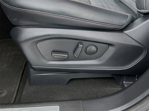 Used 2025 Ford Explorer ST-Line w/ ST-Line Street Pack image 21