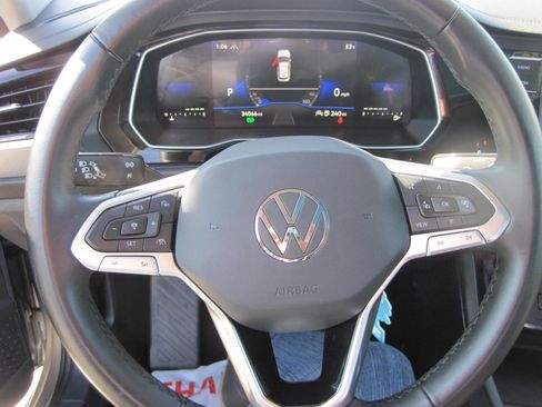 Used 2024 Volkswagen Jetta SE image 12