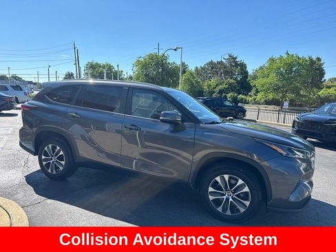 Used 2023 Toyota Highlander XLE FWD image 8