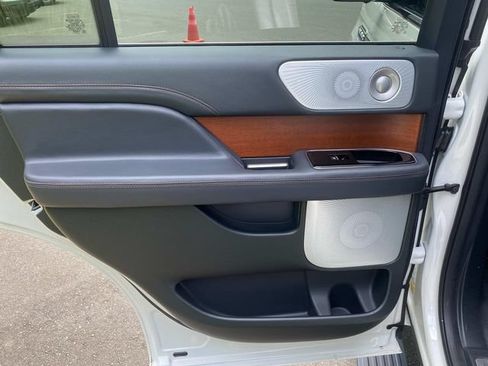 Certified 2024 Lincoln Navigator Black Label AWD/4WD image 11