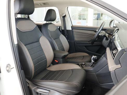Certified 2024 Volkswagen Taos SEL AWD/4WD image 22