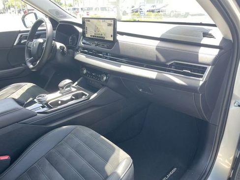 Used 2025 Mitsubishi Outlander SE FWD image 29