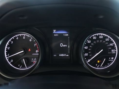 Used 2023 Toyota Camry SE image 14