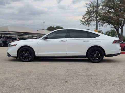 Used 2025 Honda Accord SE image 7