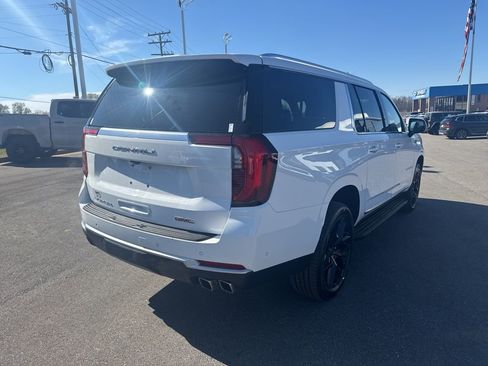 Used 2025 GMC Yukon XL Denali image 5