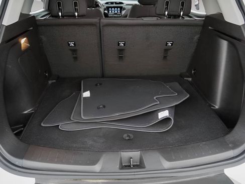 Used 2023 Chevrolet TrailBlazer LT w/ Convenience Package FWD image 9