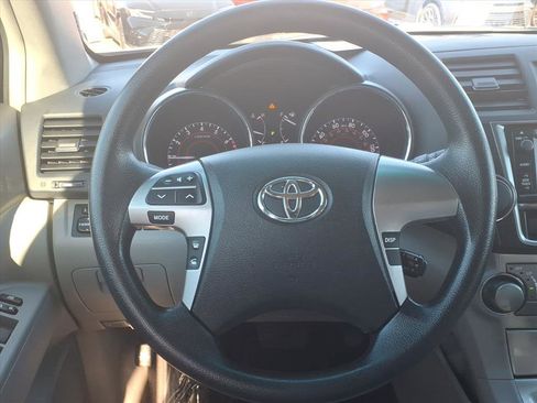 Used 2013 Toyota Highlander image 16