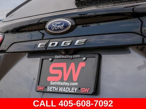 Used 2023 Ford Edge Titanium AWD/4WD image 11