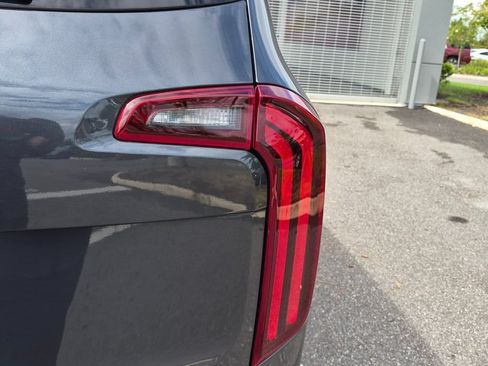 Used 2022 Kia Telluride EX w/ Towing Package FWD image 9