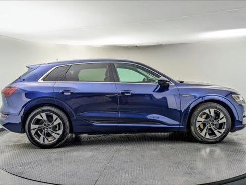 Used 2022 Audi e-tron Premium image 9