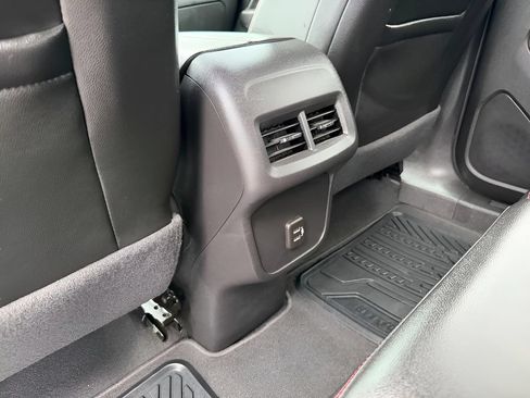 Used 2024 Chevrolet Equinox RS AWD/4WD image 31
