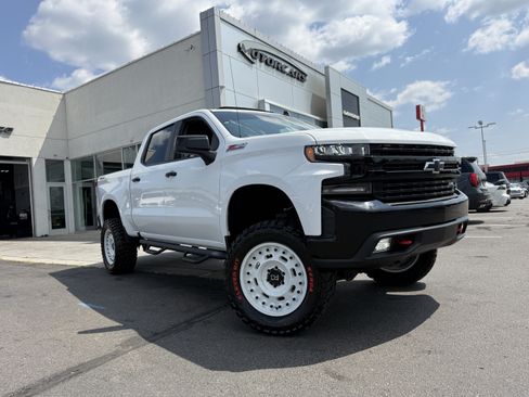 Used 2021 Chevrolet Silverado 1500 LT Trail Boss w/ Convenience Package II AWD/4WD image 8