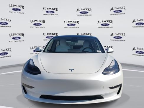 Used 2023 Tesla Model 3 Standard Range image 8