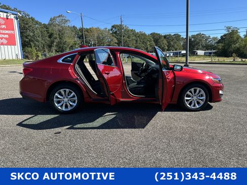 Used 2024 Chevrolet Malibu LT image 34