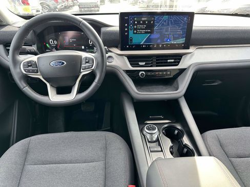 Used 2025 Ford Explorer Active image 17