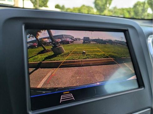 Used 2021 Chevrolet Equinox LT image 25