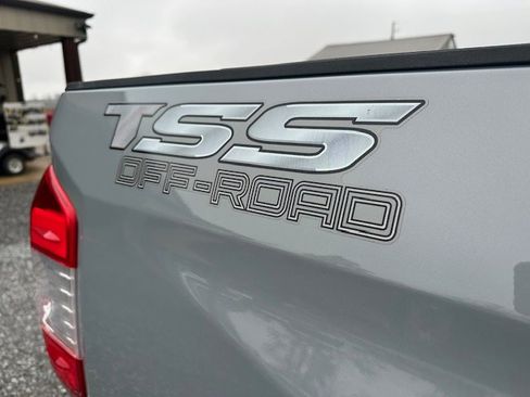 Used 2020 Toyota Tundra SR5 w/ SR5 Upgrade Package image 17