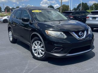 Used 2016 Nissan Rogue S image 1