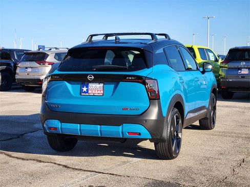 New 2026 Nissan Kicks SR w/ Cold Weather Package image 3