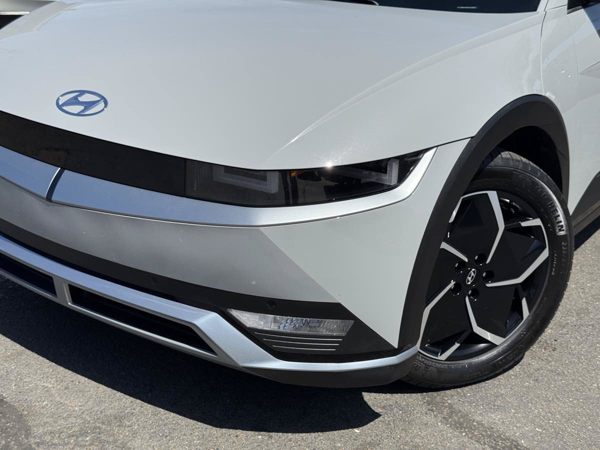 Used 2024 Hyundai Ioniq 5 SEL RWD image 3