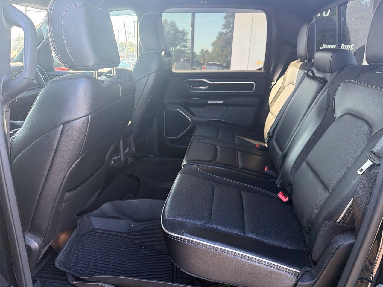 Used 2023 RAM 1500 Laramie AWD/4WD image 6