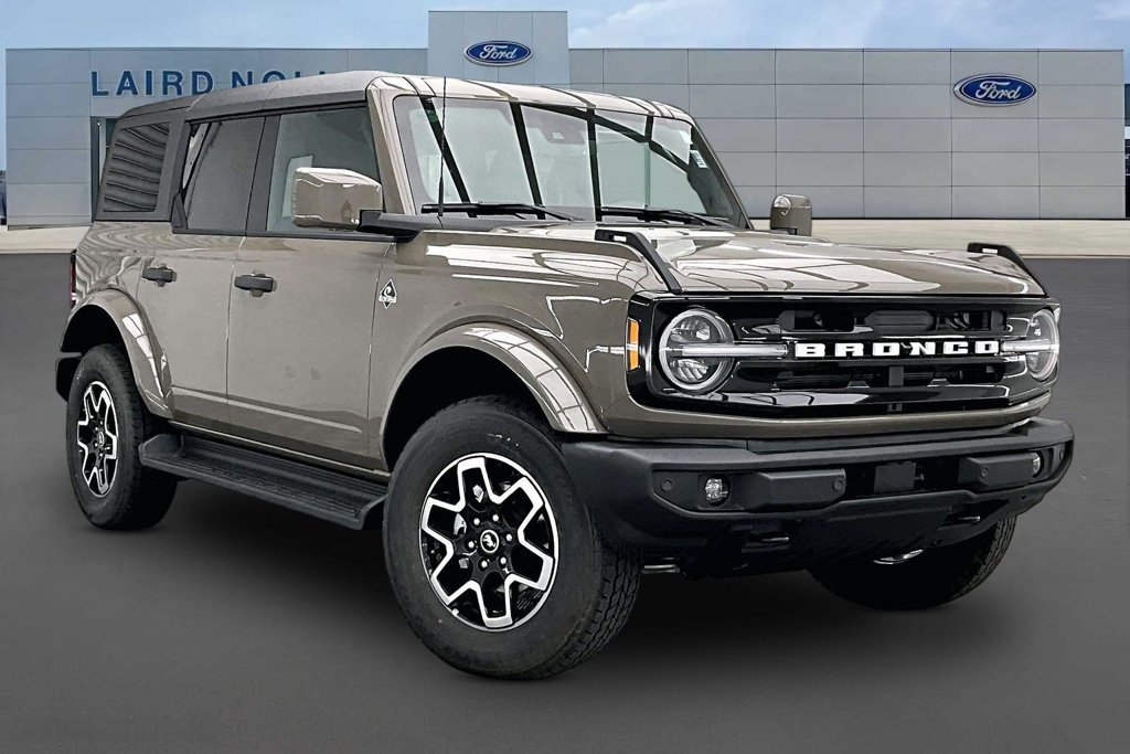 New 2026 Ford Bronco Outer Banks AWD/4WD image 2