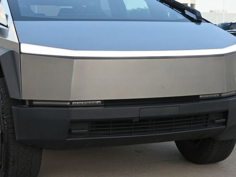 Used 2024 Tesla Cybertruck Cyberbeast AWD/4WD image 27