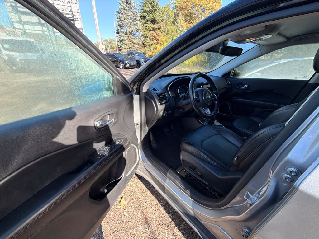 Used 2020 Jeep Compass Limited AWD/4WD image 9