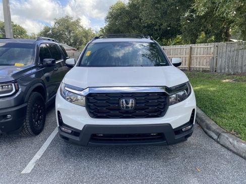 Used 2025 Honda Passport EX-L image 14