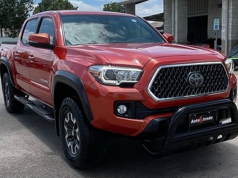 Used 2018 Toyota Tacoma TRD Off-Road w/ Technology Package RWD image 3