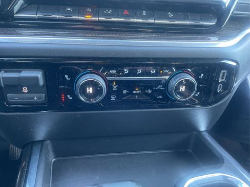 Used 2025 Chevrolet Silverado 1500 LT Trail Boss w/ Convenience Package II AWD/4WD image 28